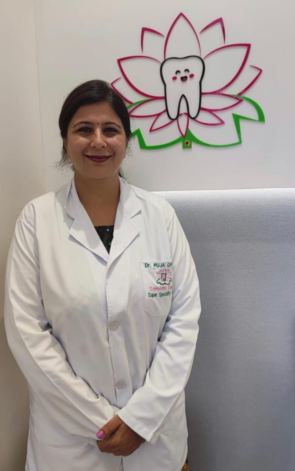Dr. Puja Chadha, founder of Samridhi Dental Super Speciality Clinic, at her Kharghar clinic